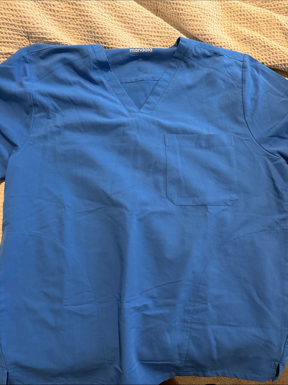 Mandala Men's V-Neck Scrub Top in Royal Blue